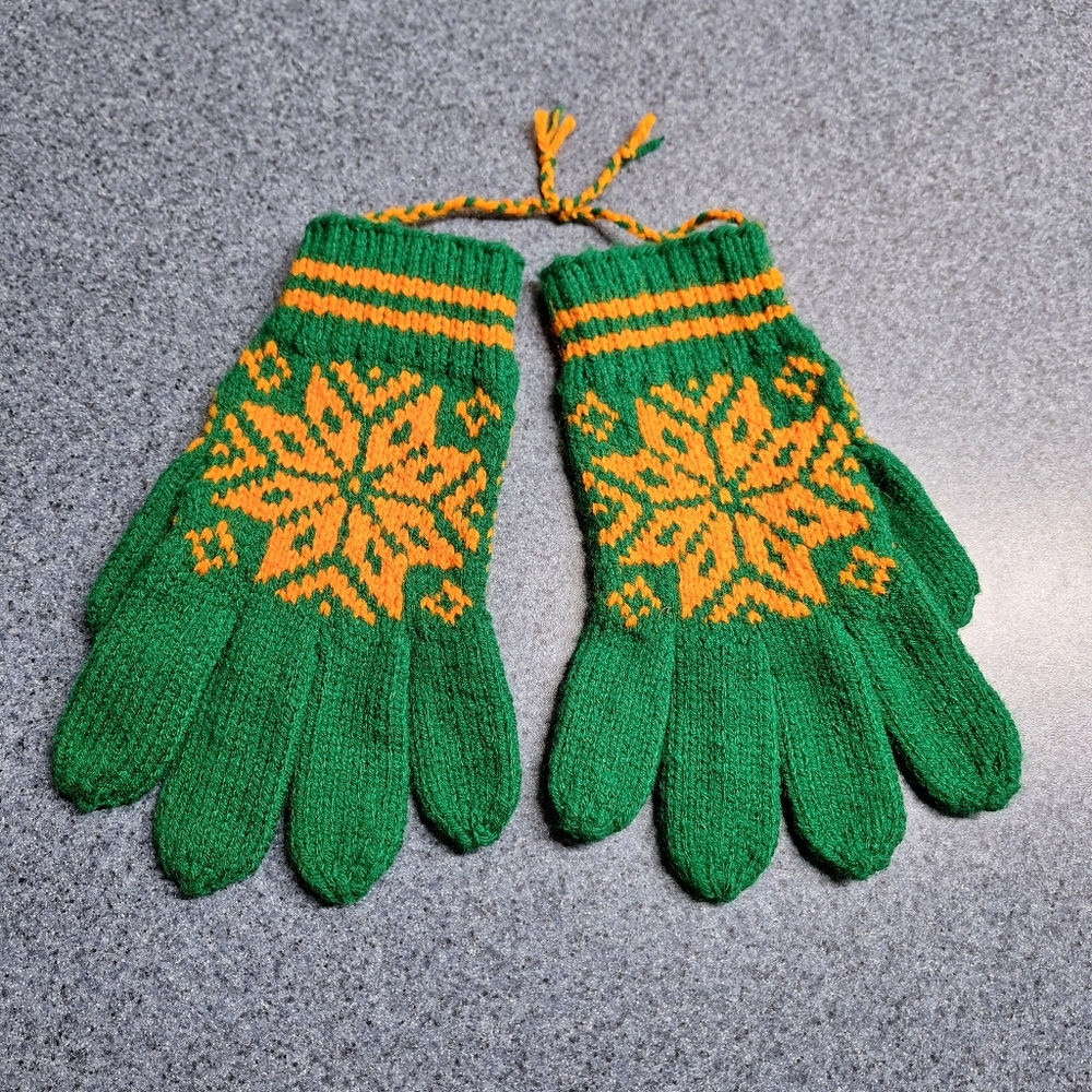 Hand-Knitted Gloves With A Nordic Star Design, Women's Large, NWOT